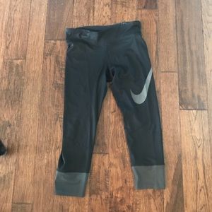 Nike essential tights NWT